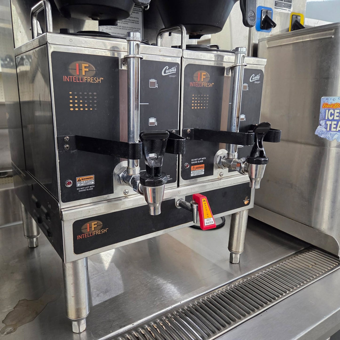 [USED] Curtis GEMTIF10A1000 (2) 1.5 Gallon Automatic Shuttle Coffee Brewer - 220v/1Ph