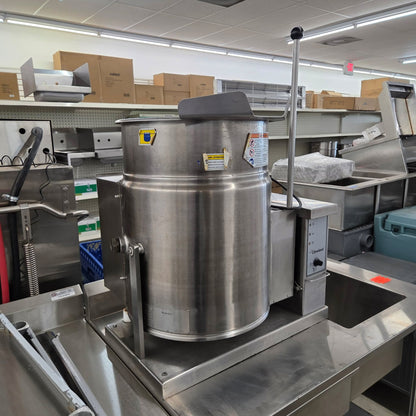 [USED] Cleveland KGT-12-T Natural Gas 12 Gallon Tilting 2/3 Steam Jacketed Tabletop Kettle
