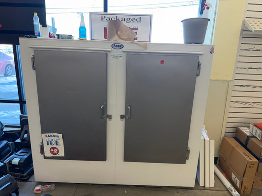 [USED] Leer L060UASP 73" Outdoor Ice Merchandiser w/ (140) 10 lb Bag Capacity