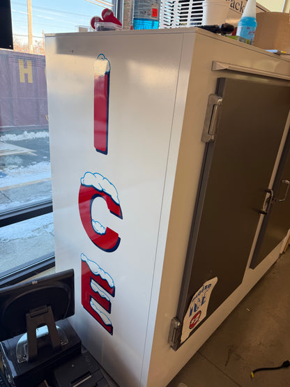 [USED] Leer L060UASP 73" Outdoor Ice Merchandiser w/ (140) 10 lb Bag Capacity