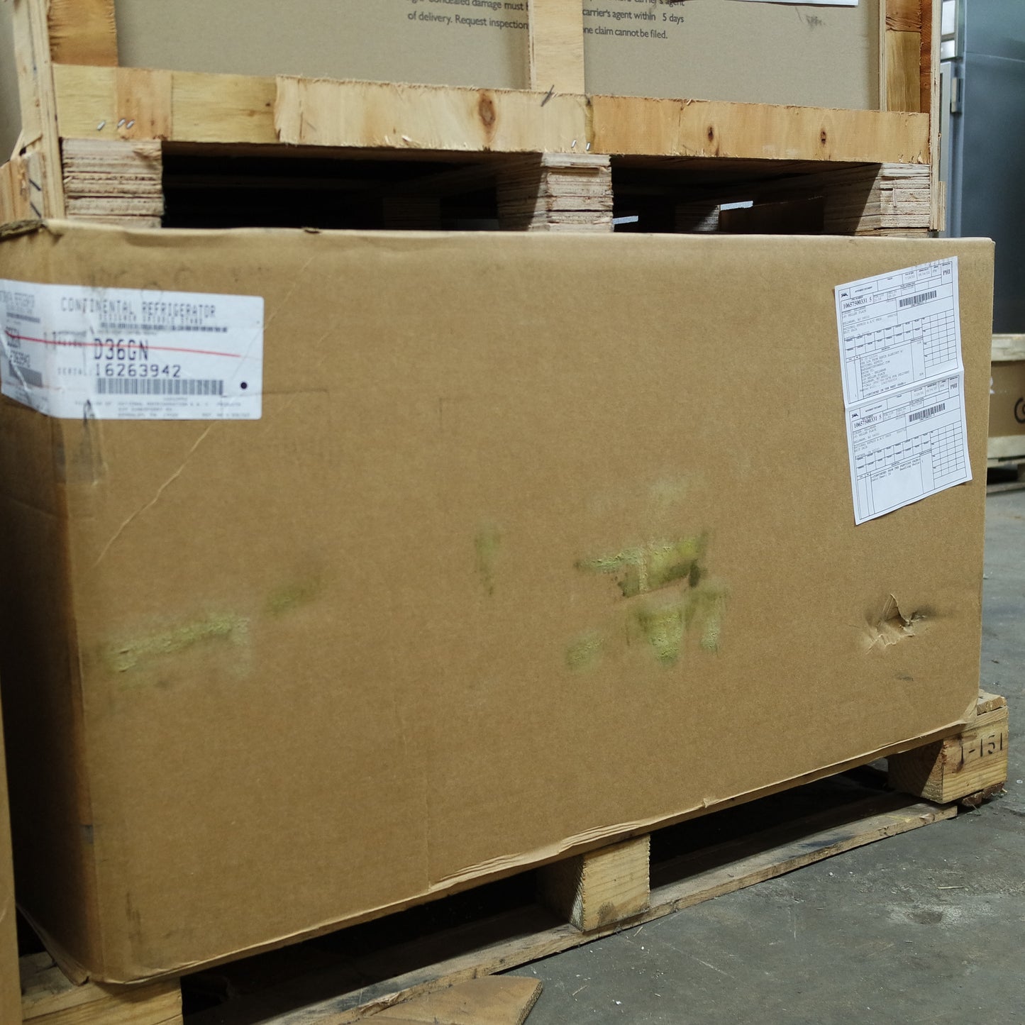 Continental D36GN 36" Refrigerated Chef Base [OPEN-BOX]