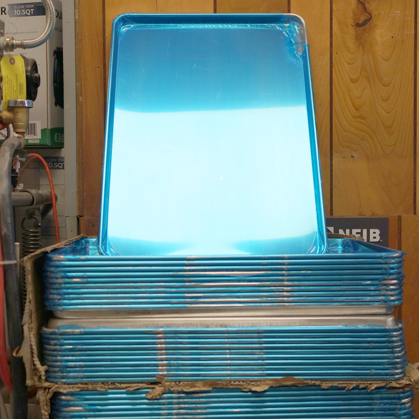 Heavy-Duty Full Size 14 Gauge Aluminum 18" x 26" Baking Sheet Pan