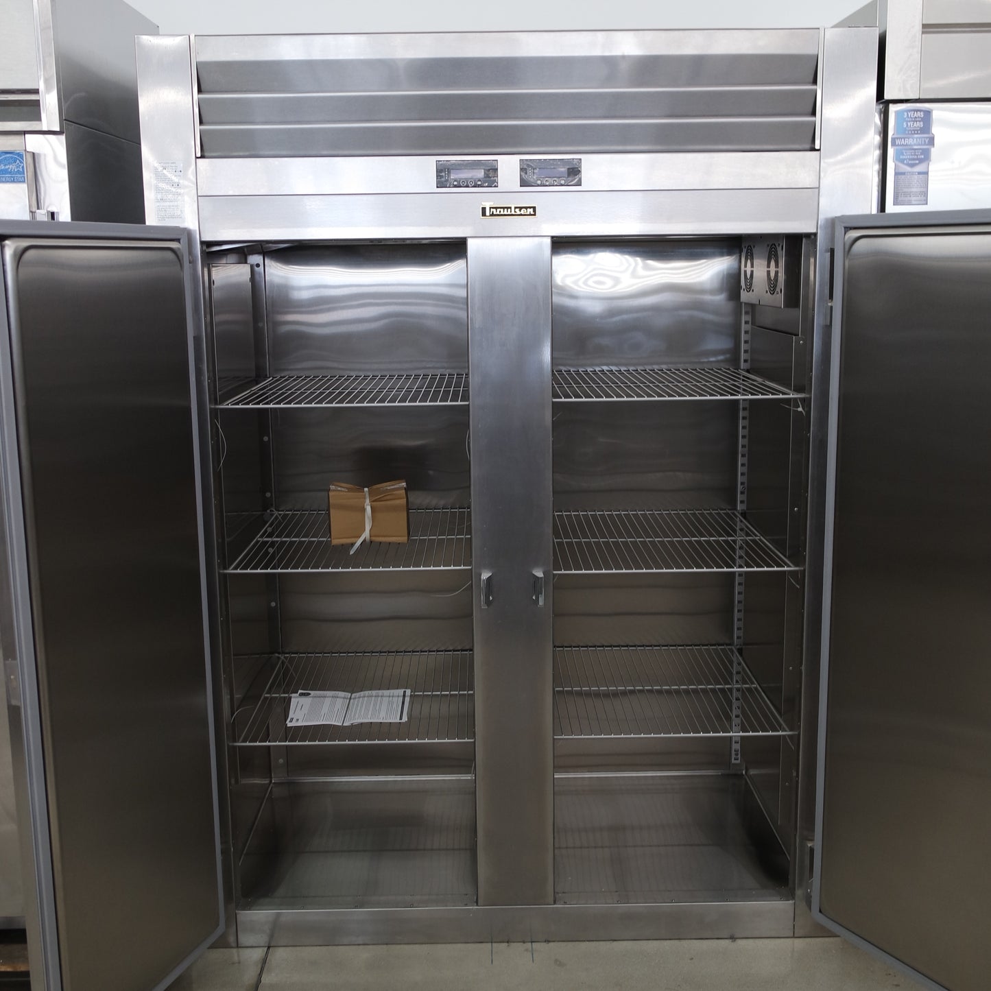 Traulsen RDT232WUT-FHS 58" Spec-Line Two Section Commercial Combo Refrigerator/Freezer [OPEN-BOX]