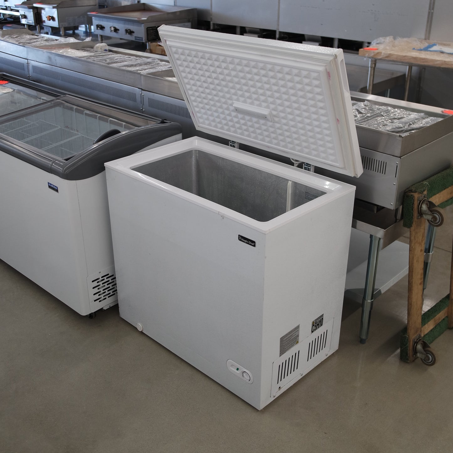 [USED] Magic Chef 36" 7.0 Cu. Ft Chest Freezer