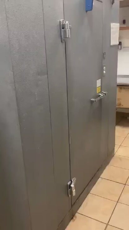 [USED] Norlake 6' x 10' Walk-In Box Combo Cooler/Freezer (6' x 6' Cooler / 6' x 4' Freezer)